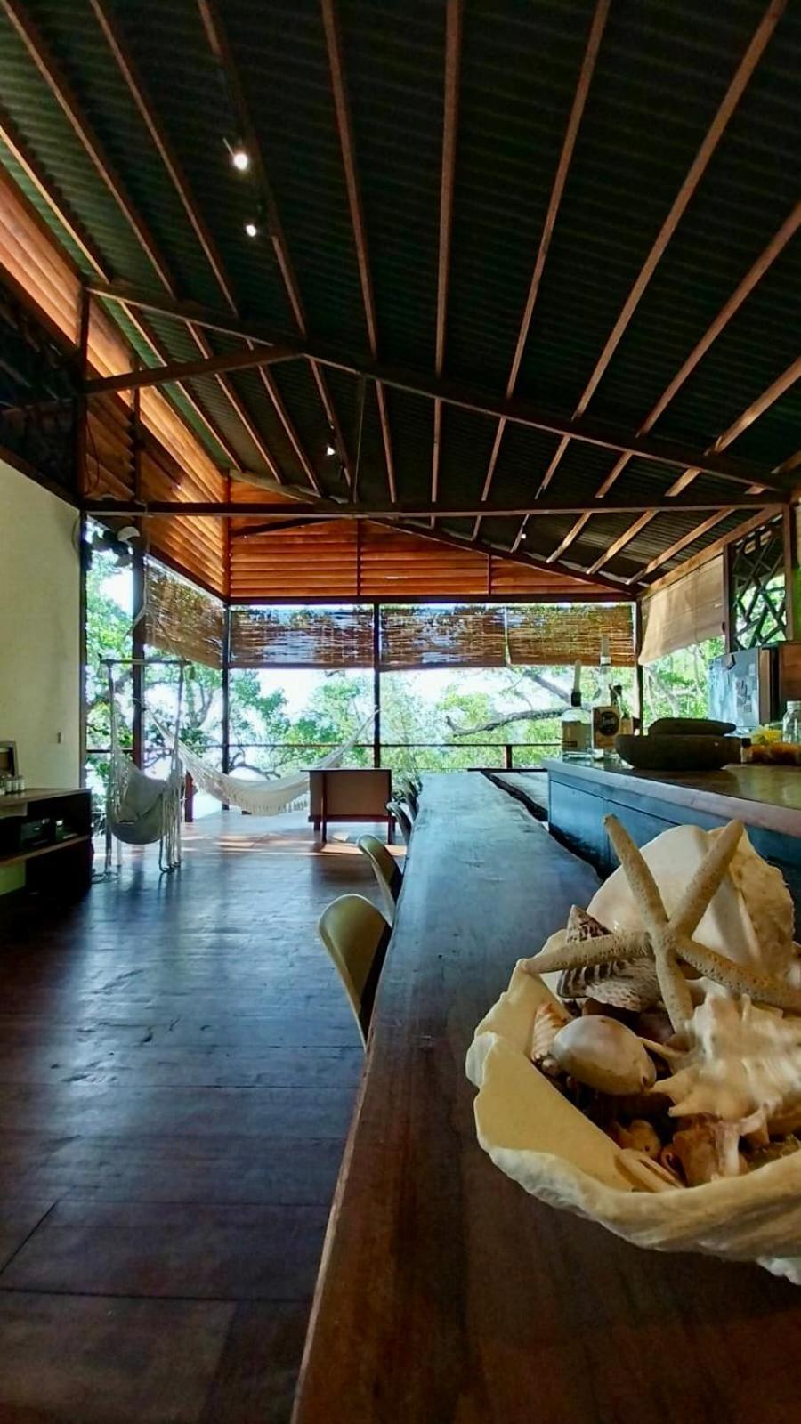 Villa Luzo & Tours Saonek Exterior photo
