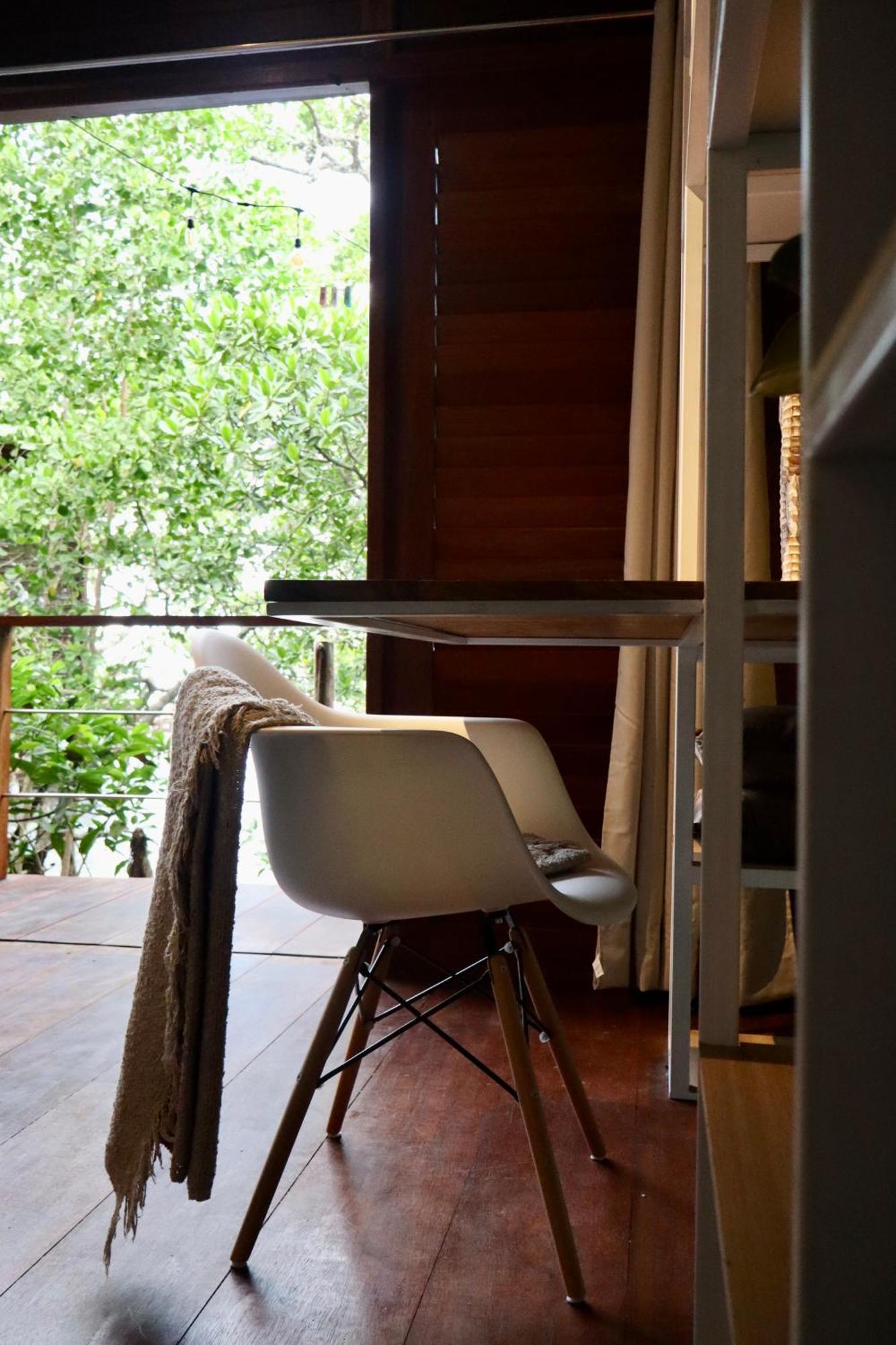 Villa Luzo & Tours Saonek Exterior photo