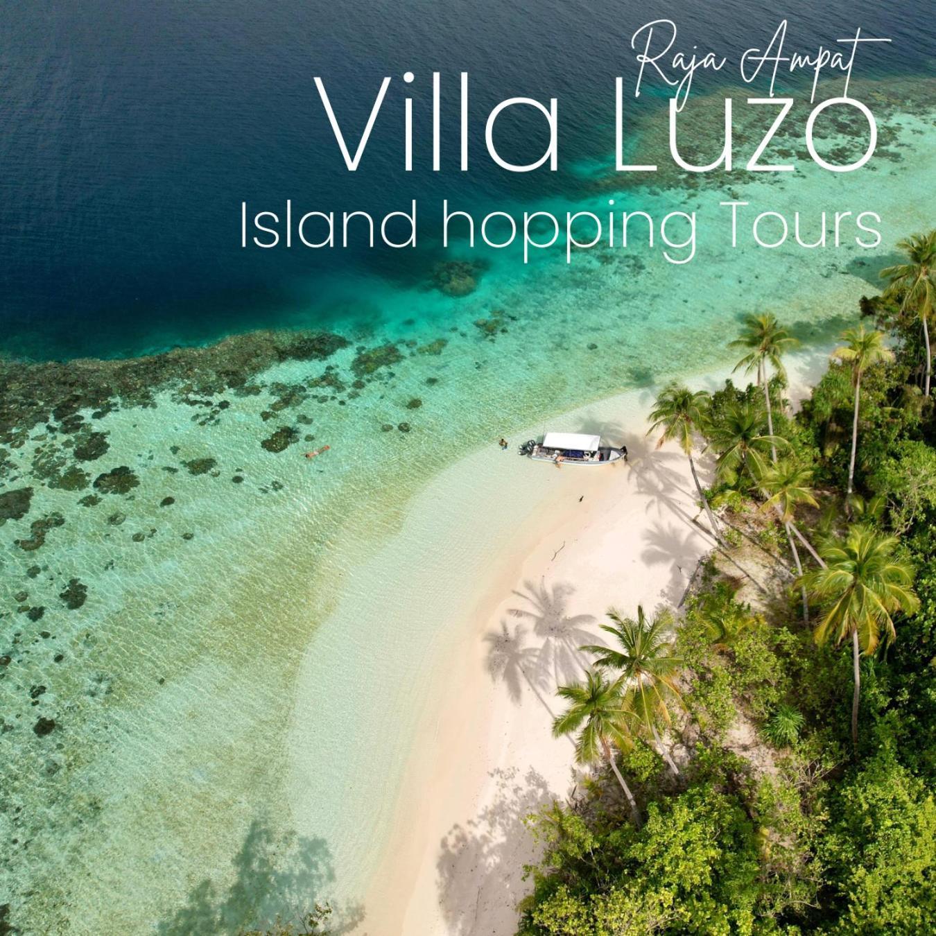 Villa Luzo & Tours Saonek Exterior photo